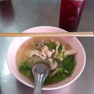 ก๋วยเตี๋ยวไก่ไทย เจ๊ฮวง
