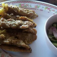 เนื้อสเต๊ะ หน้าข้าวหมกไก่เทเวศน์