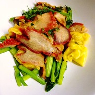 ชายสี่ บะหมี่เกี๊ยว ตลาดสามแยกสันทราย