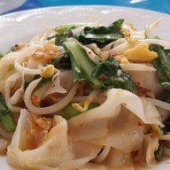 ก๋วยเตี๋ยวผัดน้ำกุ้ง(ตลาดซุ้ย)