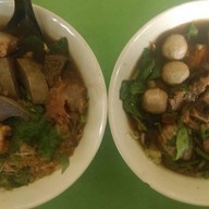 ก๋วยเตี๋ยวบังซบ สวนสน