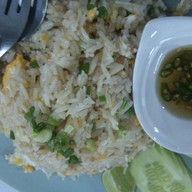 กินเตี๋ยวเจ๊นิล