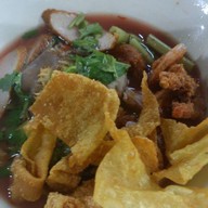 กินเตี๋ยวเจ๊นิล
