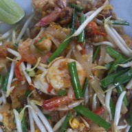 กินเตี๋ยวเจ๊นิล
