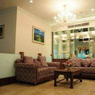 Lisa Frances Clinic And Medical Spa เกษรวิลเลจ