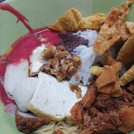 กินเตี๋ยวเจ๊นิล