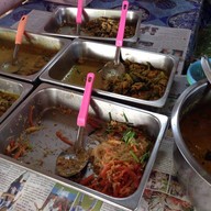 พี่จีข้าวราดแกง