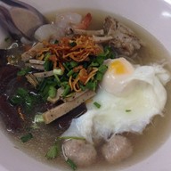 ก๋วยจั๊บ-กาแฟ
