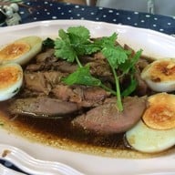 ขาหมูโชคทวี
