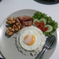 สเต็กพูนทรัพย์  ปาริชาติ ซอย 7