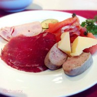 Cafe Laurel Evergreen Laurel Hotel