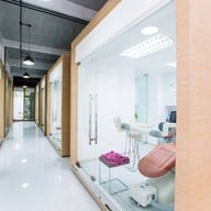 Smile gallery dental clinic อุดมสุข