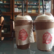 แบ็ค ตากล้อง กาแฟหอมฟุ้ง