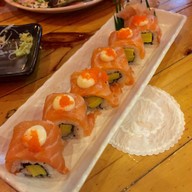 แซลมอนโรล