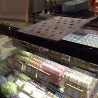 Dhara Dhevi Macaron เซนทรัล ศาลายา