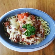 สปาเก็ตตี้สตูว์เนื้ออบชีส 