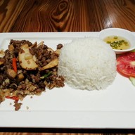 ข้าวราดเห็ดออรินจิผัดเนื้อสับ 