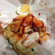 นายหนวดบะหมี่เกี๊ยวหมูแดง