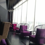 Luna Sky Garden Cafe’ โรงแรมโกลว์ ประตูน้ำ