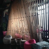 Luna Sky Garden Cafe’ โรงแรมโกลว์ ประตูน้ำ