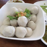 ก๋วยเตี๋ยวลูกชิ้นปลา เฮียเปี๊ยก