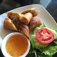 ปอเปี๊ยะผักไส้กั้ง