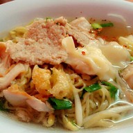บะหมี่ลูกชิ้นครูอ๋า