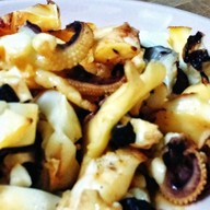 ปลาหมึกย่าง ข้าง ปั้ม ปตท.