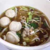 ก๋วยเตี๋ยวโฮเด้ง เลาขวัญ หน้า รพ.เลาขวัญ