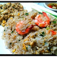 ร้านอาหารหลังบ้าน