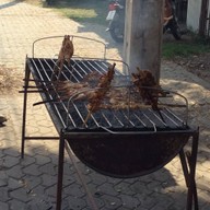 ไก่ย่างวิเชียรบุรี สันกำแพง