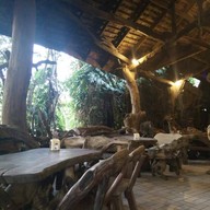 ร้านอาหารแมกไม้