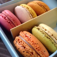 Dhara Dhevi Macaron เซนทรัล ศาลายา