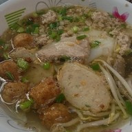 เจ้หมวยก๋วยเตี๋ยวหมูสับต้มยำ