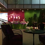 Luna Sky Garden Cafe’ โรงแรมโกลว์ ประตูน้ำ