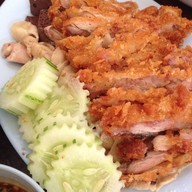 ข้าวมันไก่ไหหลำสันป่าตอง