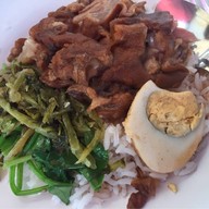 นารากร ข้าวมันไก่ ข้าวมันไก่ทอด ตลาดมั่งมีทรัพย์