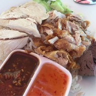 นารากร ข้าวมันไก่ ข้าวมันไก่ทอด ตลาดมั่งมีทรัพย์