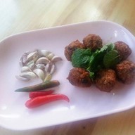 ลาบร้อยเอ็ดจิ้มจุ่ม