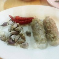 ลาบร้อยเอ็ดจิ้มจุ่ม