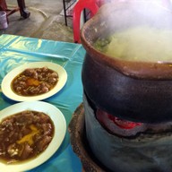 ป้าอ้วนหมูจุ่ม