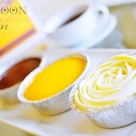 La-moon by Aun