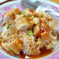 หมูกรอบฟันแตก