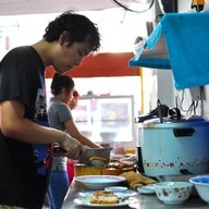 หมูกรอบฟันแตก