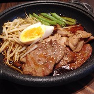 Roasted Pork On Hot Plate. (หมูย่างกระทะร้อน) (115)