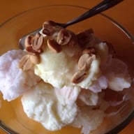 ไอติม 100 ถัง