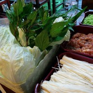 ซุ้มแซ่บหมูจุ่ม ลำปาง