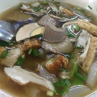 ก๋วยจั๊บโกลาน