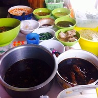ก๋วยเตี๋ยวต้มยำ คอนโด Water Ford