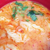 ตาโตก๋วยเตี๋ยวต้มยำน้ำข้น